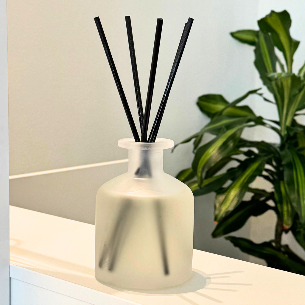 Home diffuser bottle - LuxyM Candle Supplier in Canada
